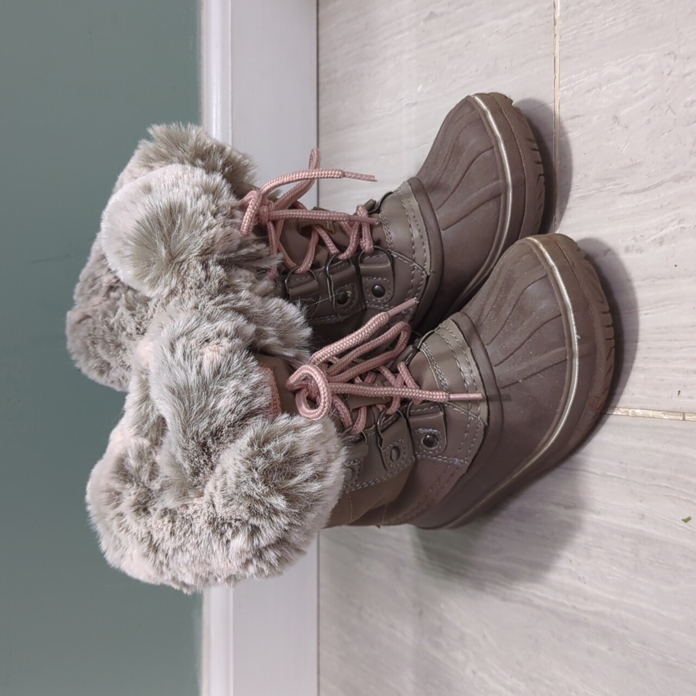 London fog kid snow boots size 11